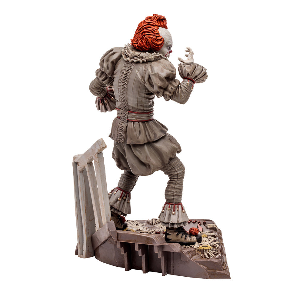 WB 100 Pennywise (IT Chapter Two) Movie Maniacs 6in Posed Figure