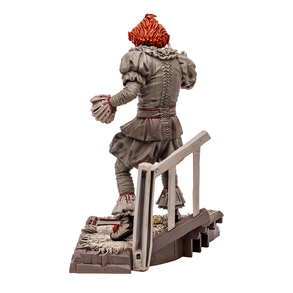 WB 100 Pennywise (IT Chapter Two) Movie Maniacs 6in Posed Figure